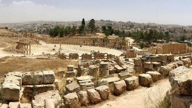 Jordan: Bedouins, Traditions & Wonders