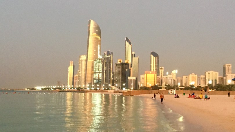 Abu Dhabi, Corniche Beach