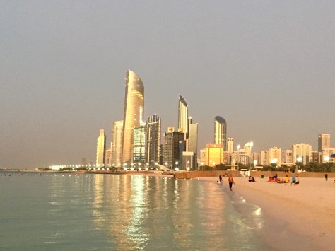 Abu Dhabi, Corniche Beach